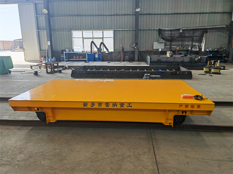 低壓軌道供電轉(zhuǎn)運(yùn)車(chē)06